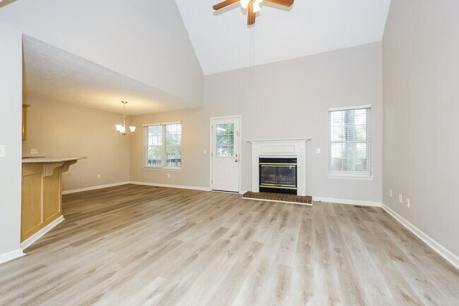 Photo - 1209 Highland Hills Dr