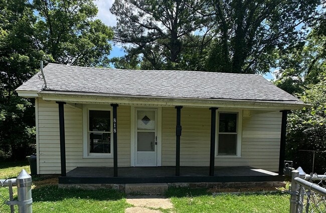 Building Photo - $1,200.00 MOVE-IN-SPECIAL