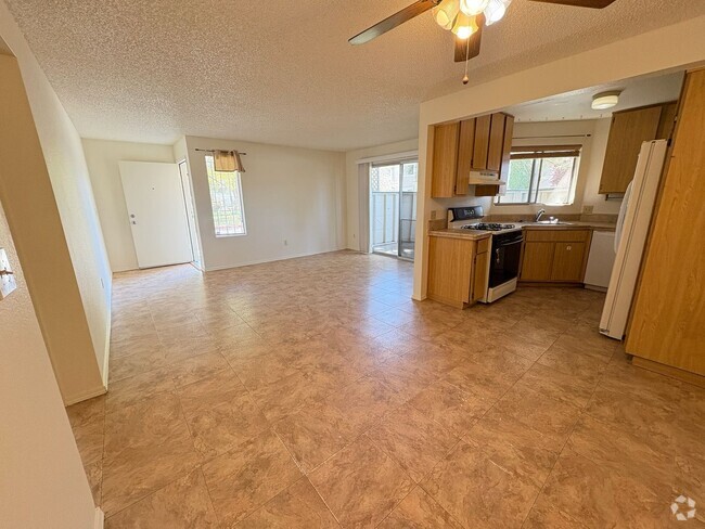 Building Photo - 2 bed, 2 bath in springland Village Rental