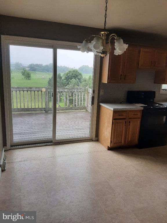 Photo - 533 Reisinger Rd