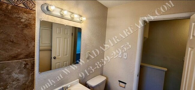 Photo - Beautiful House in South KC-Available NOW!!