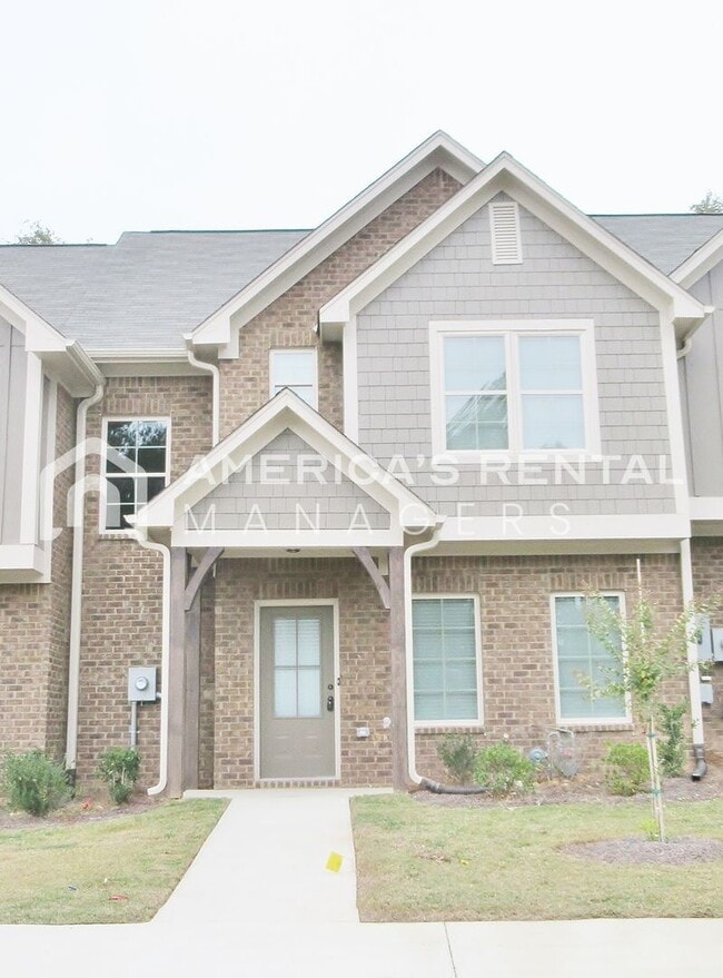 Building Photo - Town Home for Rent in Chelsea... Available...