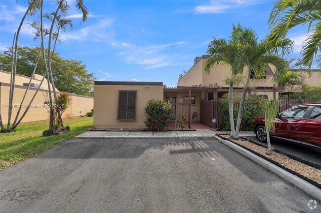 Building Photo - 1341 E Golfview Dr Rental