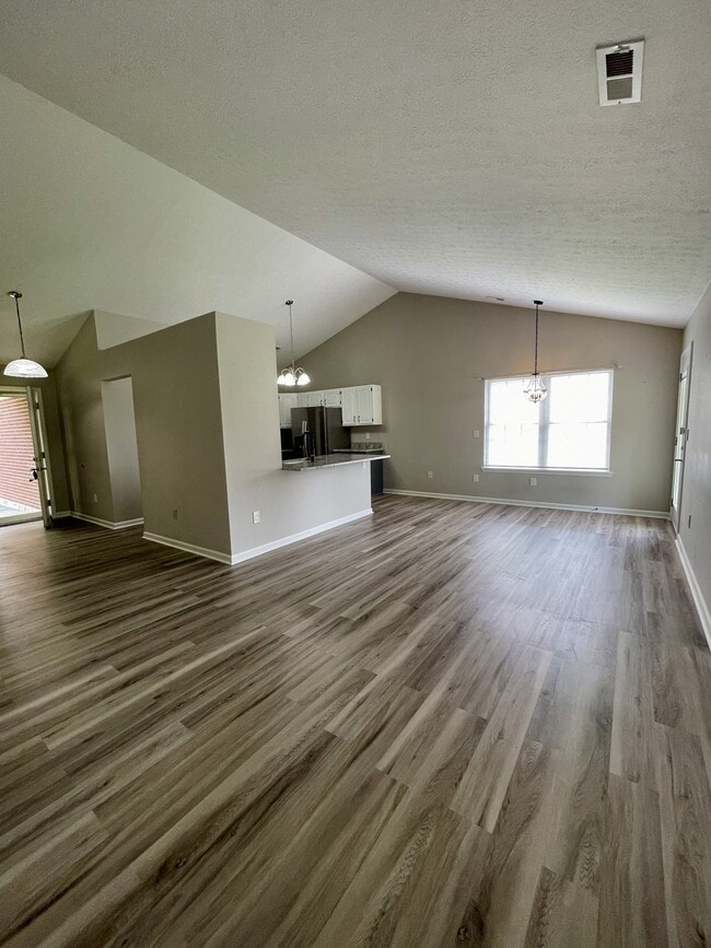 Photo - 114 Warner Dr