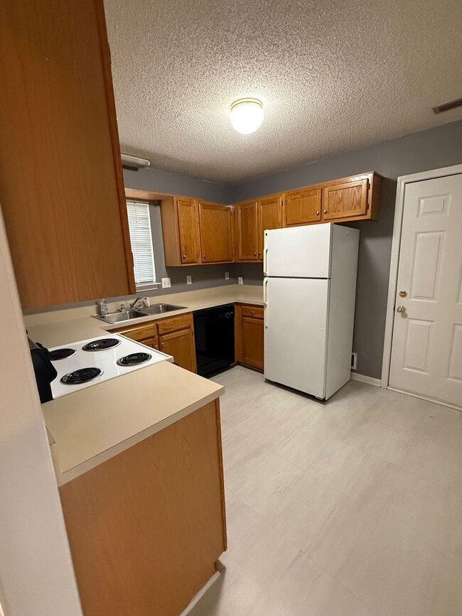 Photo - Home with 3 Bedrooms, 2 Baths & Single Attached Garage in Catawba NC