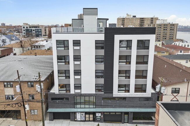 Building Photo - 60-64 68th St Unit 305