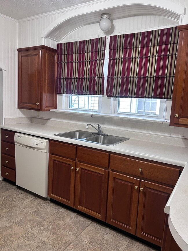 Photo - 123 N Richardson Dr