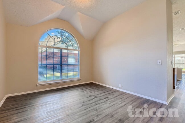 Photo - 4429 Spanish Oak Cir