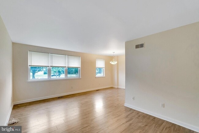 Photo - 9754 E Roosevelt Blvd