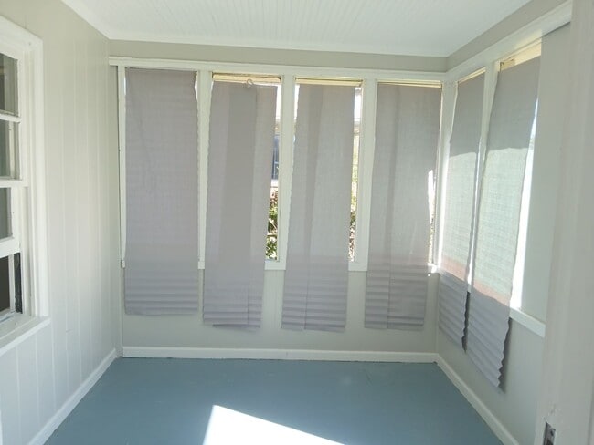 Photo - Spacious 4 Bedroom Home in Well Kept Commu...