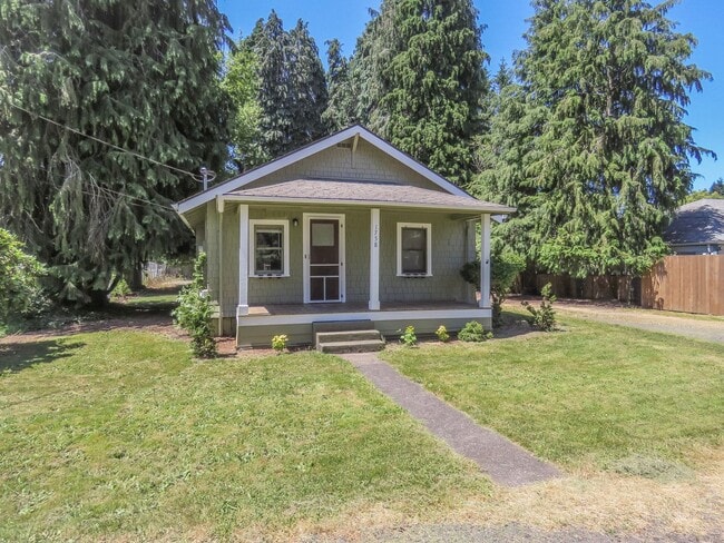 Building Photo - 2 Bedroom Cottage with in walking distance... Rental