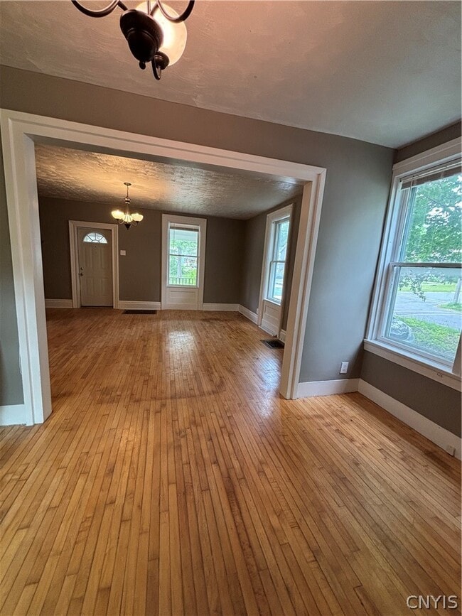 Photo - 301 N Clinton St