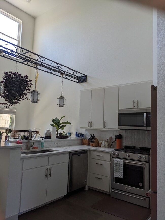 2105 Tiger Trail
