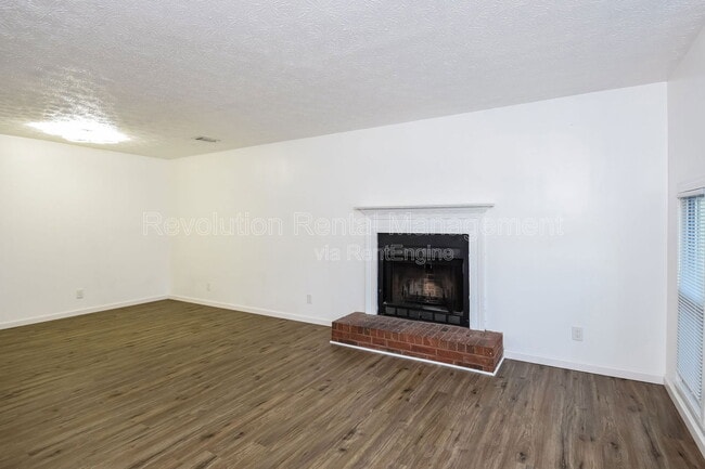 Photo - 1307 Sweet Pine Dr