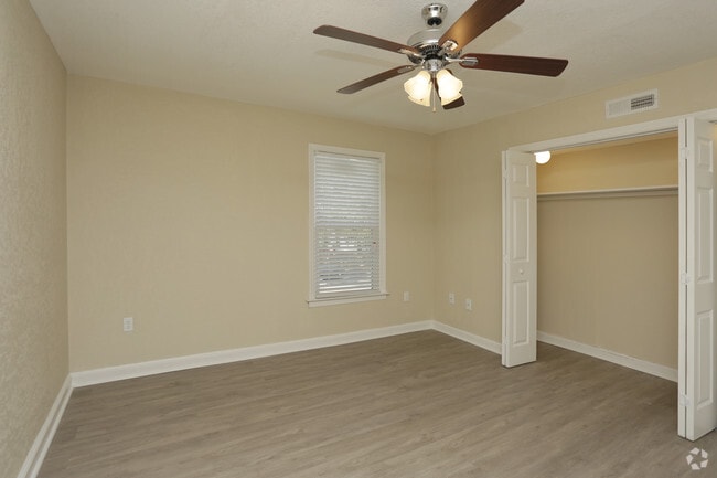 Cross Hill Apartments
