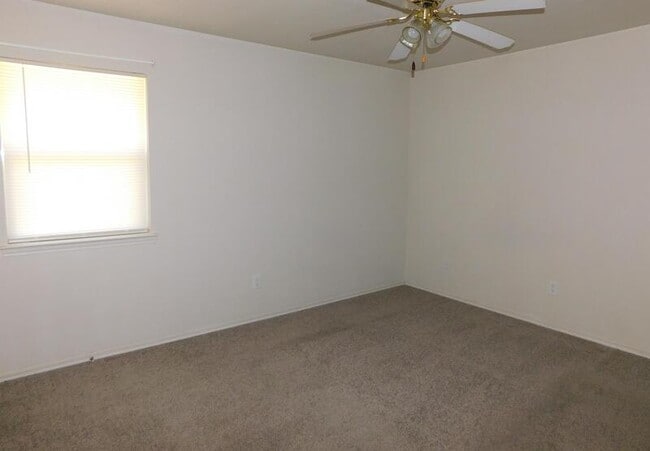 Photo - 301 A Crk Unit A