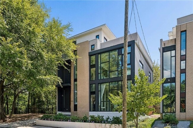 Building Photo - 575 Highland Ave NE
