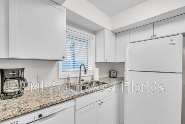 Photo - 1670 Laurel St Unit # 205