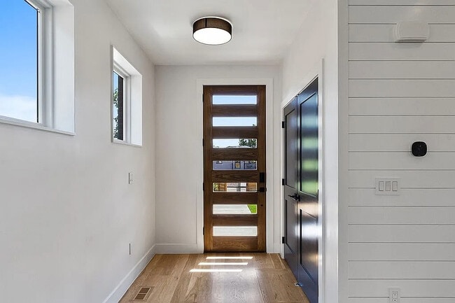 Front door - 963 Tennyson St