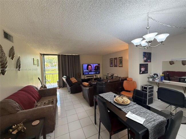 Photo - 12209 SW 14th Ln Unidad 1101