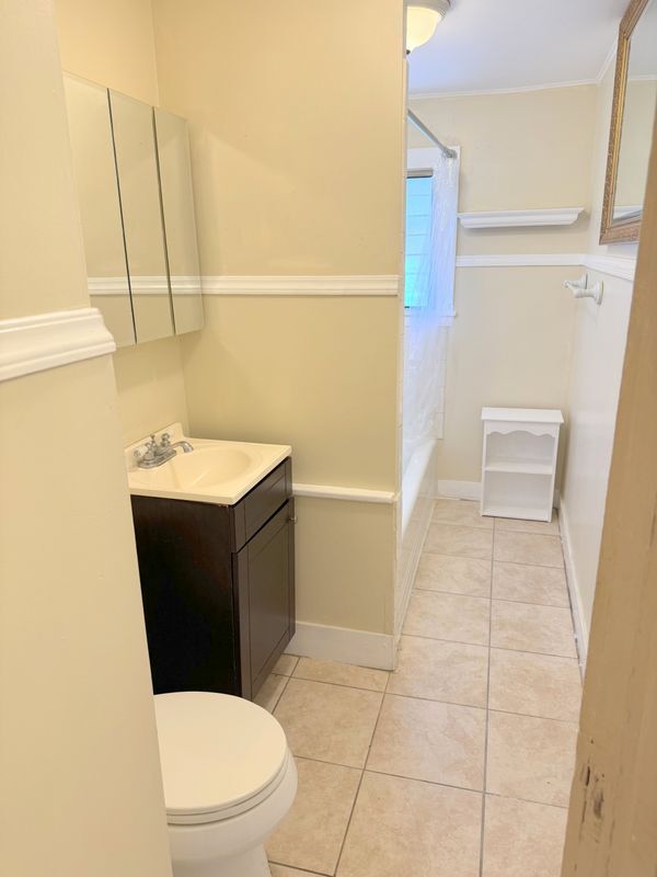 Photo - 832 1st St N