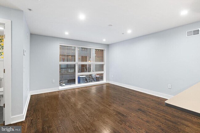 Photo - 1649 E Eyre St