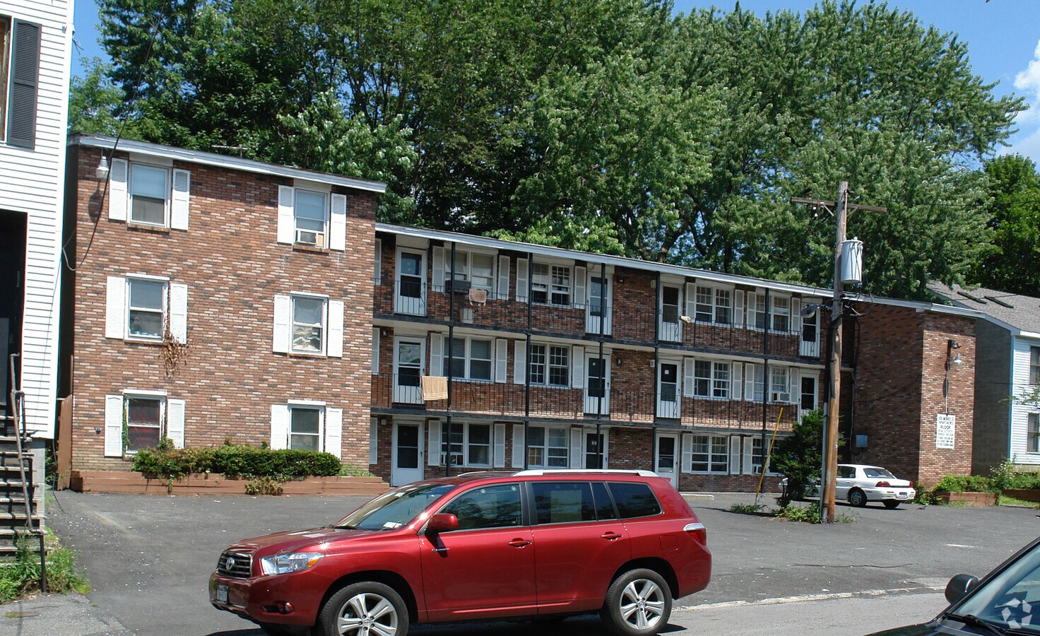 Photo - 105 Morris Apartments