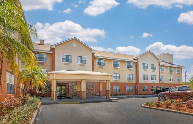 Furnished Studio-St. Petersburg - Clearwater - Executive Dr.