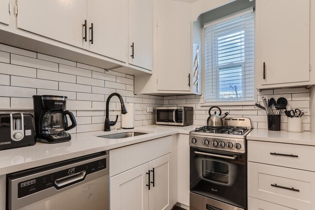 Photo - 1666 Detroit St Unidad ID1026258P