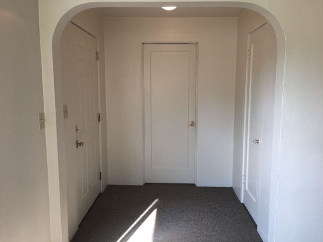 Photo - ** PRE LEASE FOR FALL** - Two Level Campus HOME