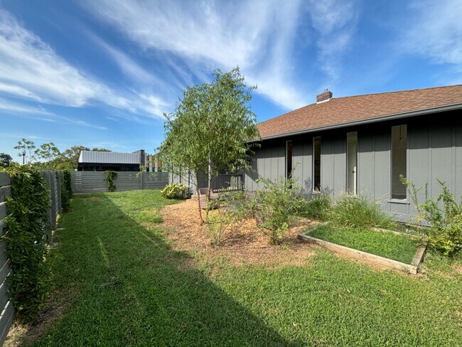 Photo - 2204 8th Ave S