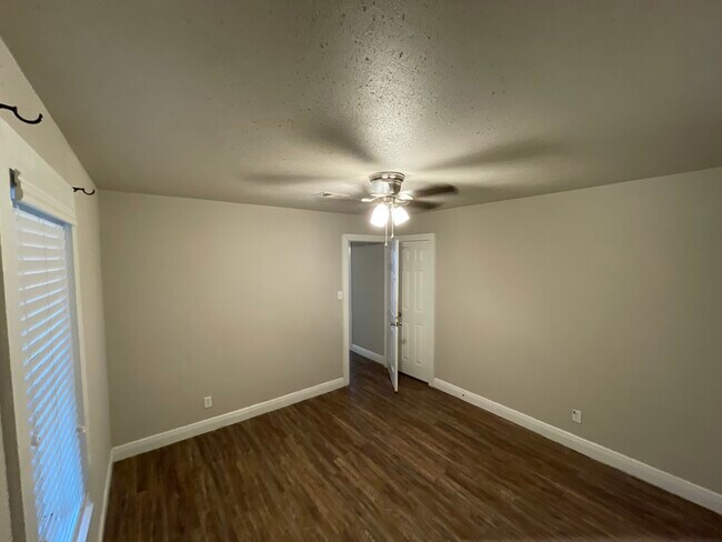 Bedroom 1 - 1318 W Blum St