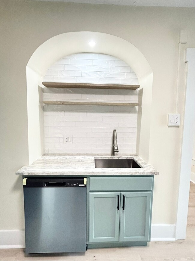 9 George St Unit 1