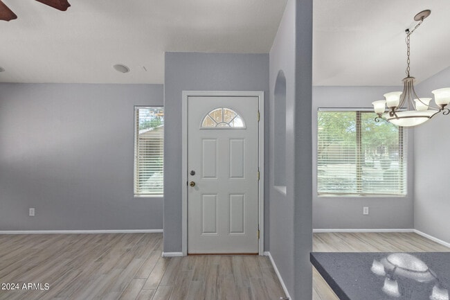 Photo - 983 E Palomino Way