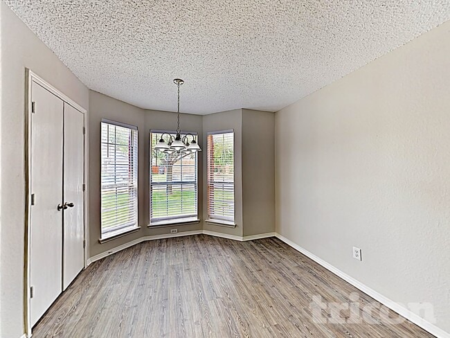 Photo - 2308 Stagecoach St