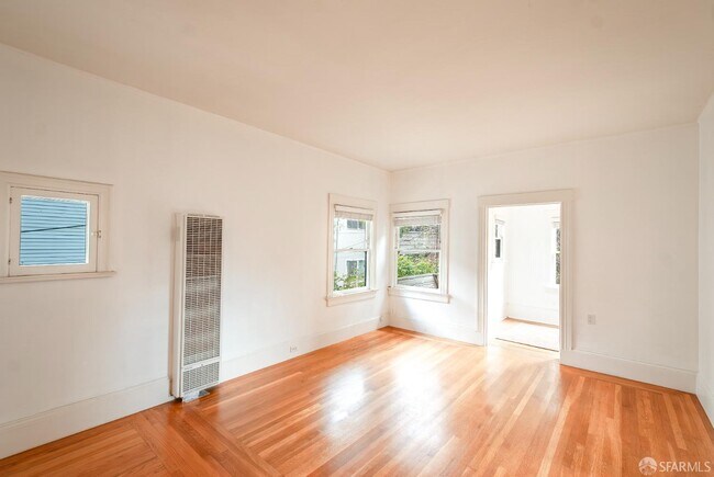 Photo - 2208 Ward St