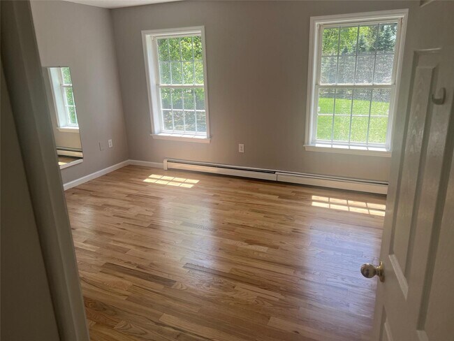 Photo - 137 Grandview Ave