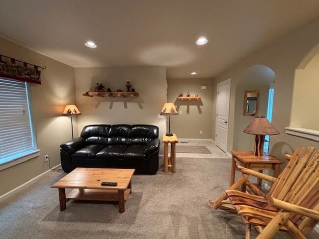 Photo - 16586 Daisy Pl