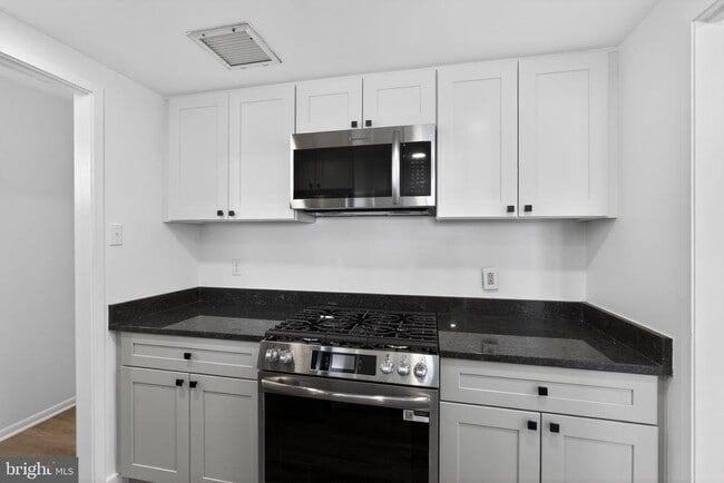 Building Photo - 309 Florence Ave Unit 612-N