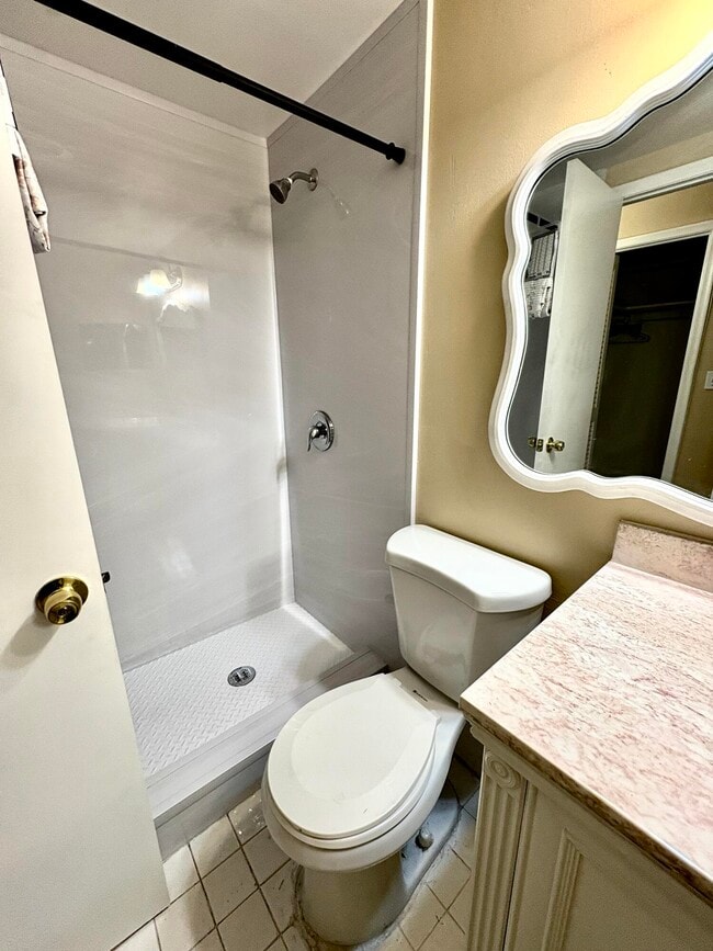 Photo - 39 Waltham B