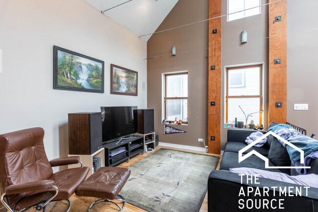 Photo - 1939 N Winchester Ave Unit CH