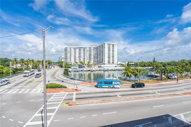 Photo - 4101 Indian Creek Dr Unit 301