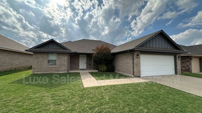 Building Photo - 4716 River Mesa Dr