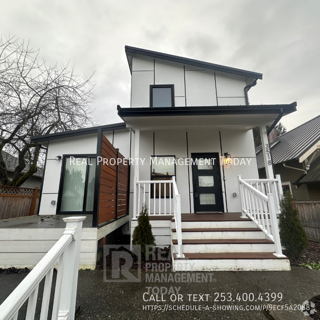 Building Photo - Modern 4 Bedroom House In Tacoma!