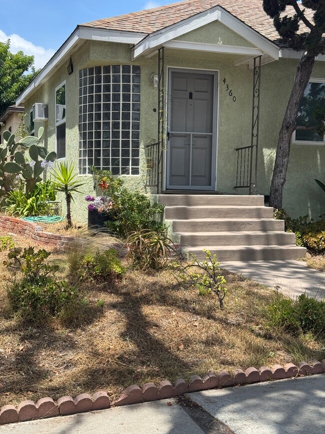 Building Photo - 4360 Elenda St Unit 4360 Elenda St