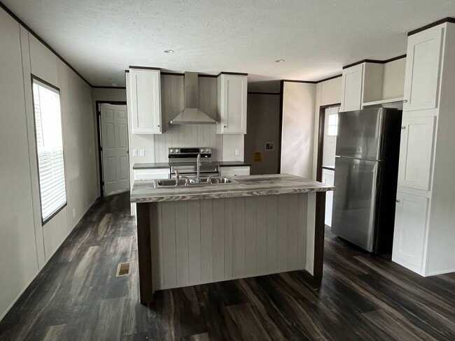 Photo - 14142 Lorraine Rd