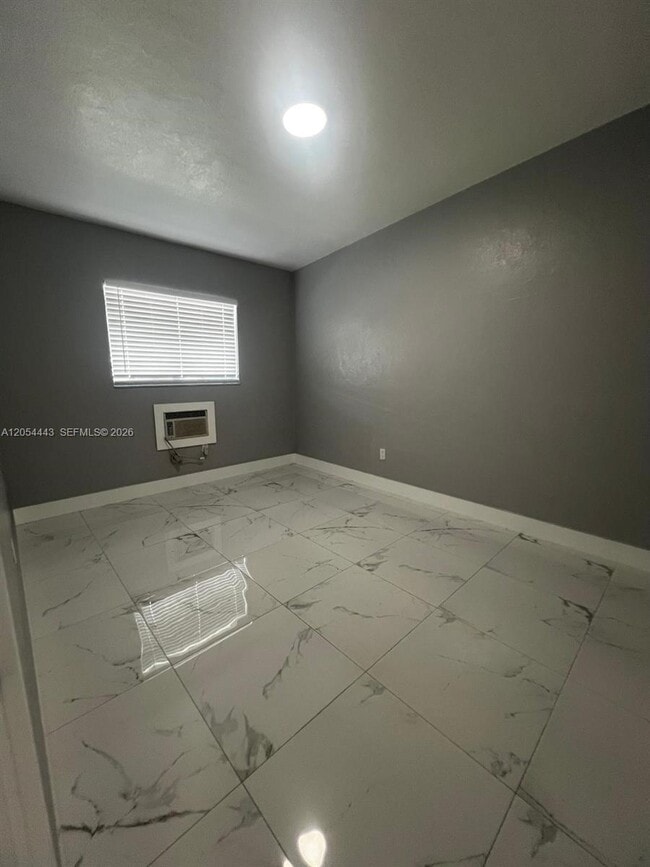 2081 NW 30th St Unidad 4