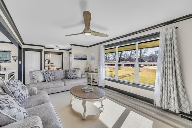 Photo - 311 Joe B Jackson Pkwy