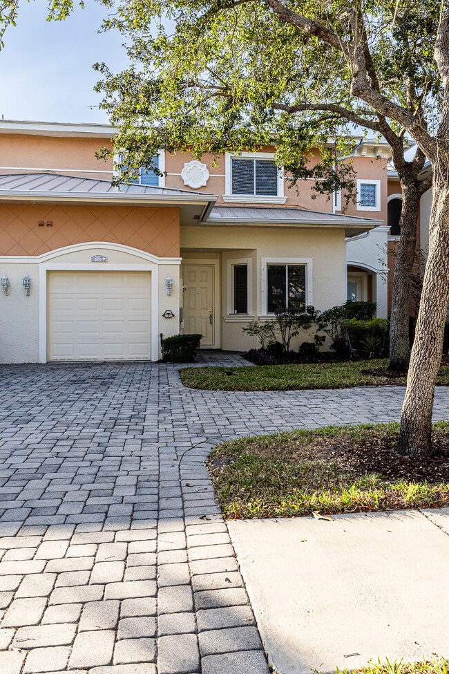 Building Photo - 805 Middleton Dr SW