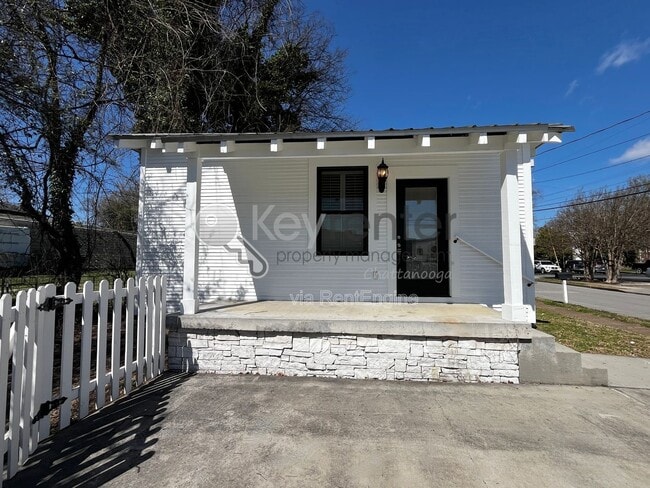 Photo - 405 Spears Ave